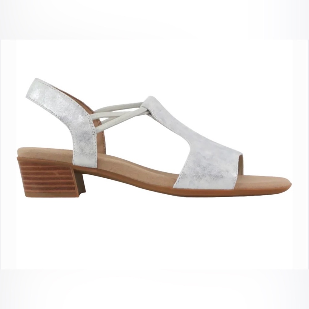 Munro White Shimmer Sandals NWT 9W